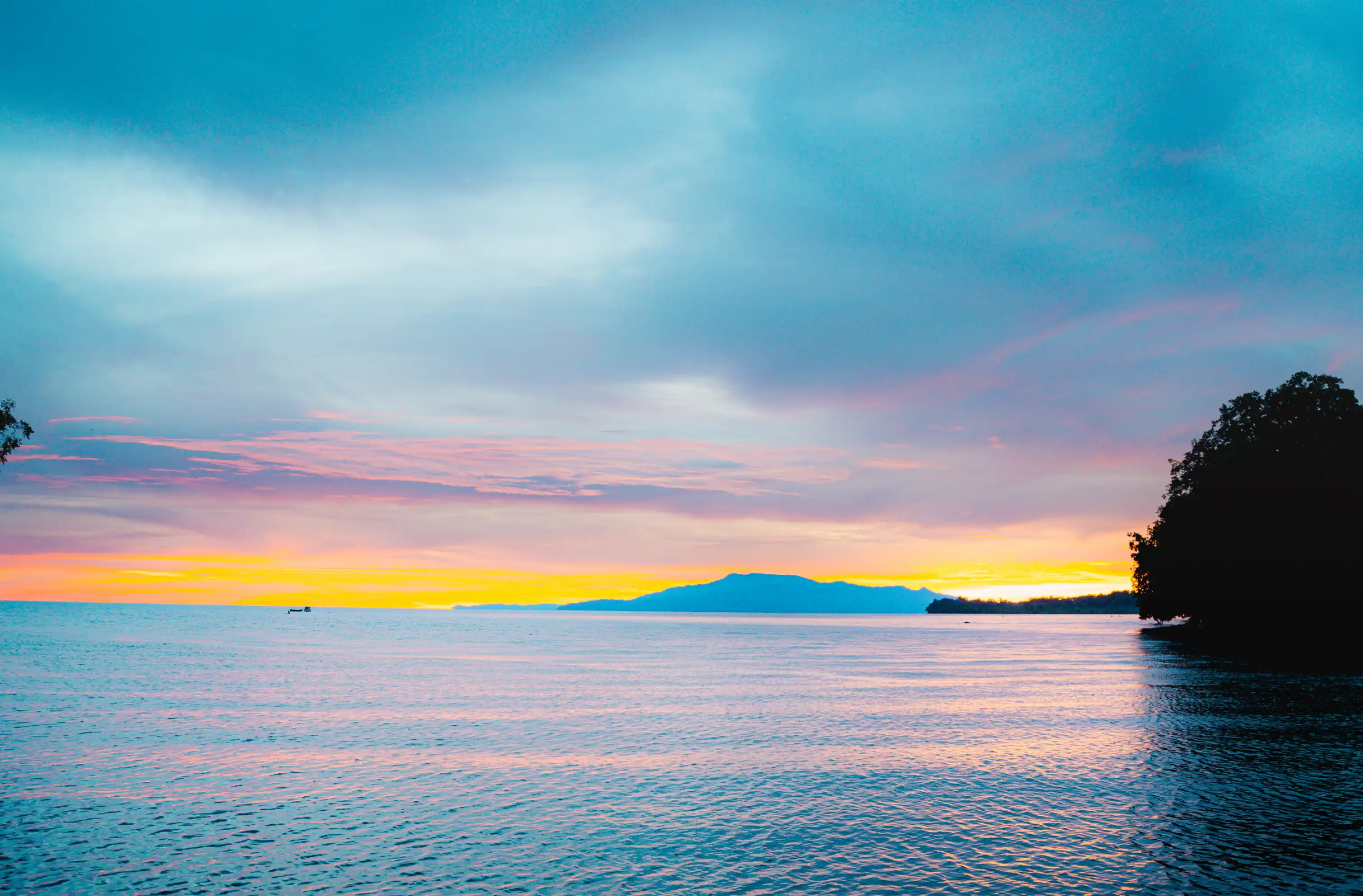 Laut dan pulau kecil di Biak Numfor